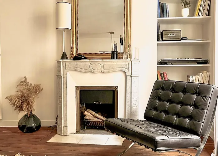 아파트 Why ? Why Montmartre ? *